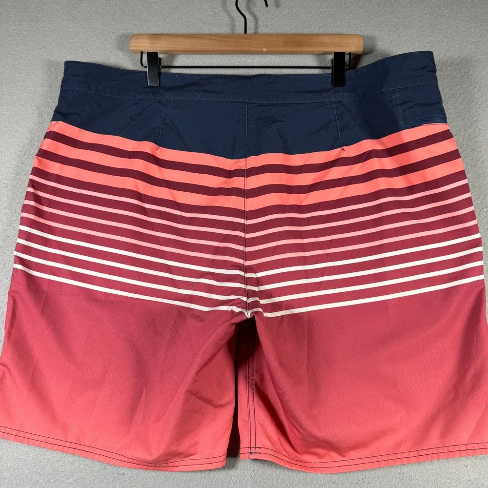 Vineyard Vines Mens 42‎ Striped Gradient Board Shorts Coral Burgundy Navy Blue